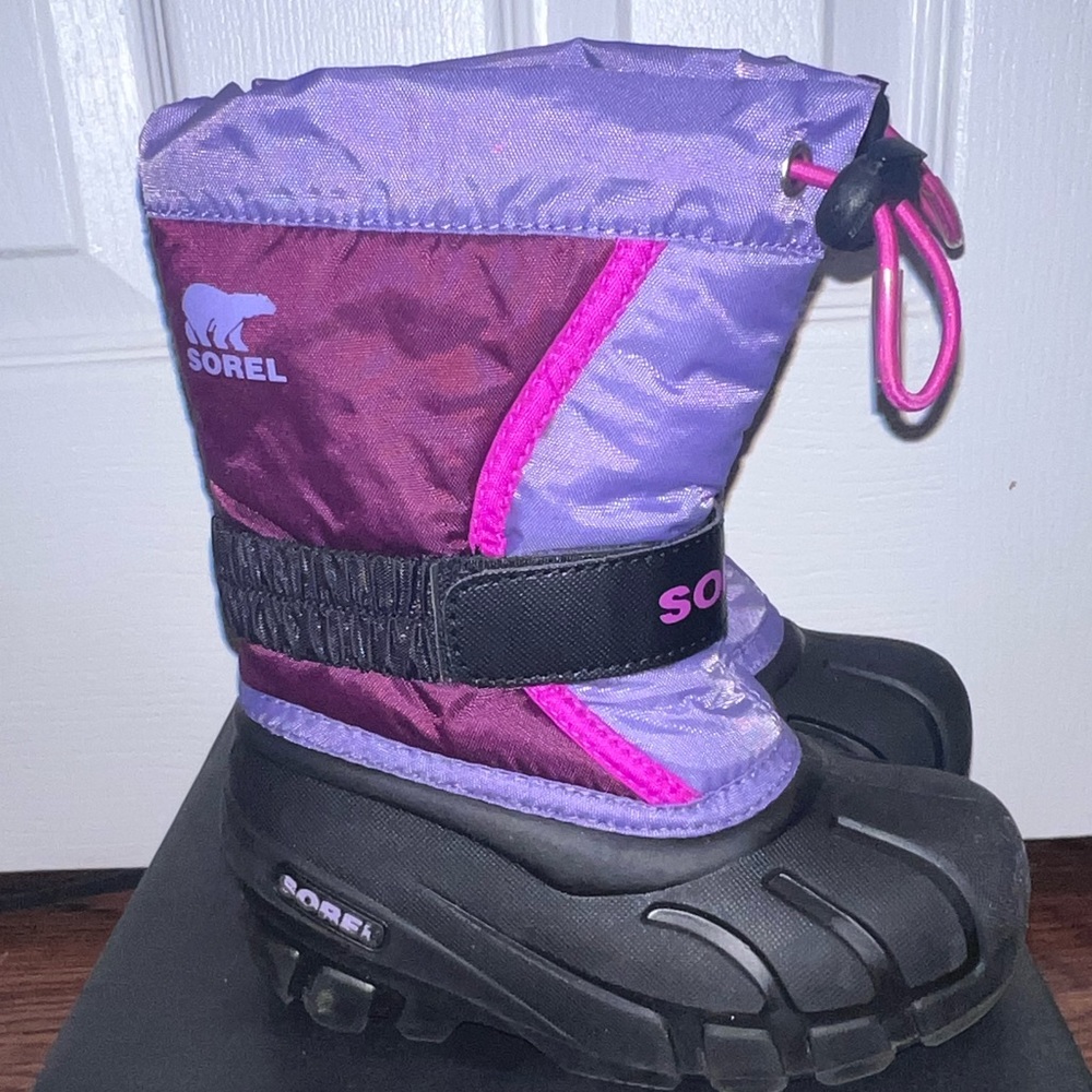 Sorel toddler Snow Boots size 9